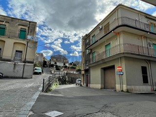 Quadrilocale in Vendita a Francavilla di Sicilia, 78'000&euro;, 140 m²