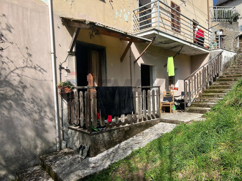 Quadrilocale in Vendita a Varese Ligure, 25'000&euro;, 45 m²