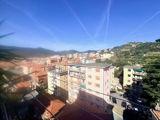 Trilocale in Vendita a Savona, 118'000&euro;, 65 m²