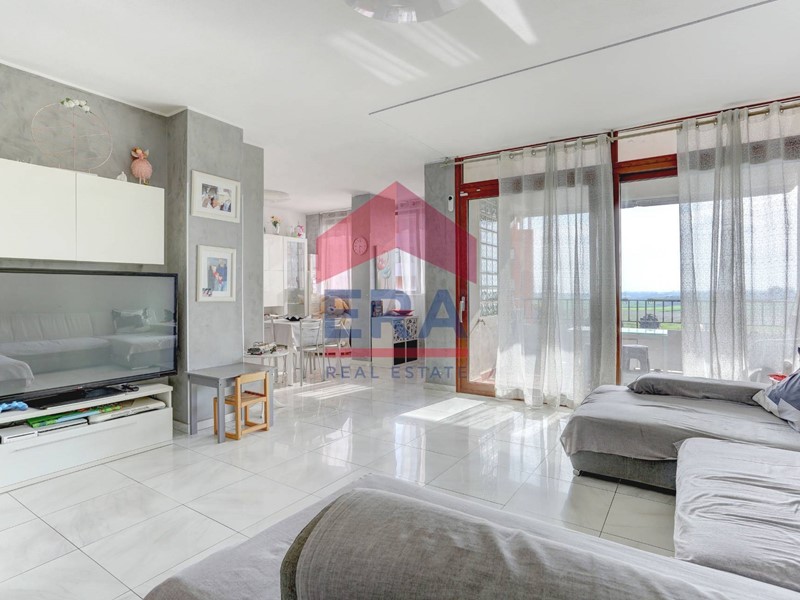 Quadrilocale in Vendita a Pomezia, 169'000&euro;, 98 m²