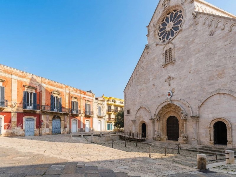 Appartamento in Vendita a Ruvo di Puglia, 1'300'000&euro;, 600 m², con Box