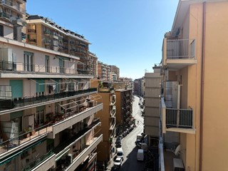 Appartamento in Vendita a Genova, 135'000&euro;, 120 m²