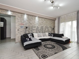 Trilocale in Vendita a Tremestieri Etneo, 225'000&euro;, 90 m²