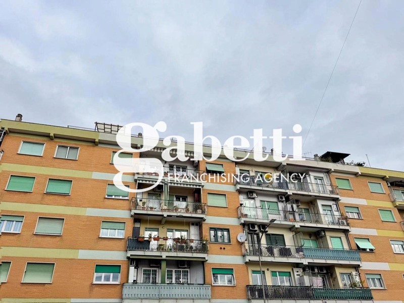 Trilocale in Vendita a Roma, 269'000&euro;, 91 m²