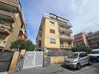 Bilocale in Vendita a Roma, 179'000&euro;, 65 m²