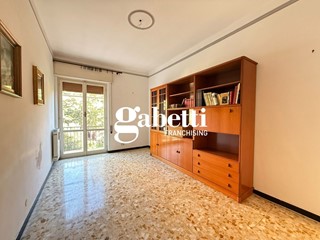Appartamento in Vendita a Imperia, 199'000&euro;, 117 m²