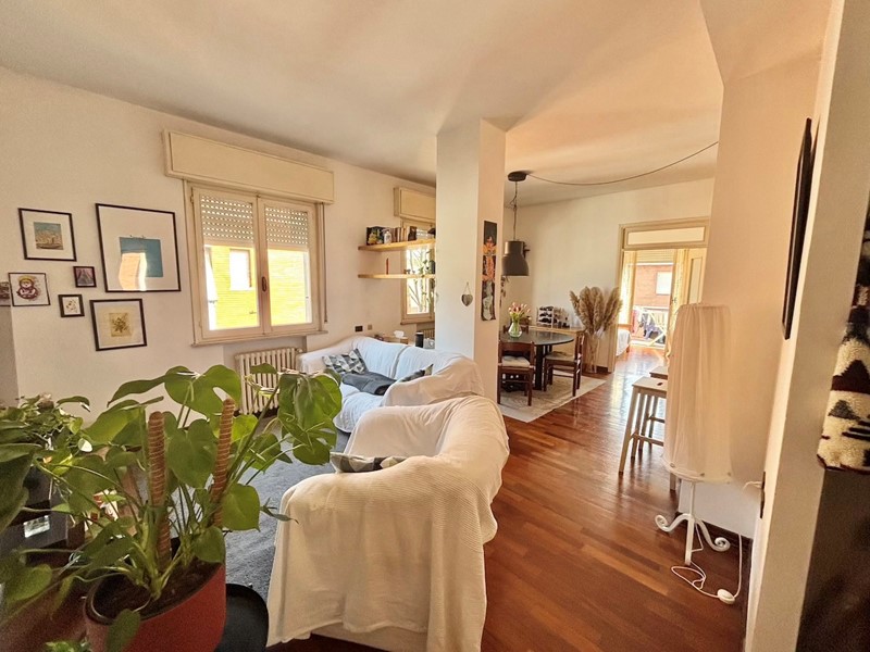 Trilocale in Vendita a Parma, 185'000&euro;, 94 m², con Box