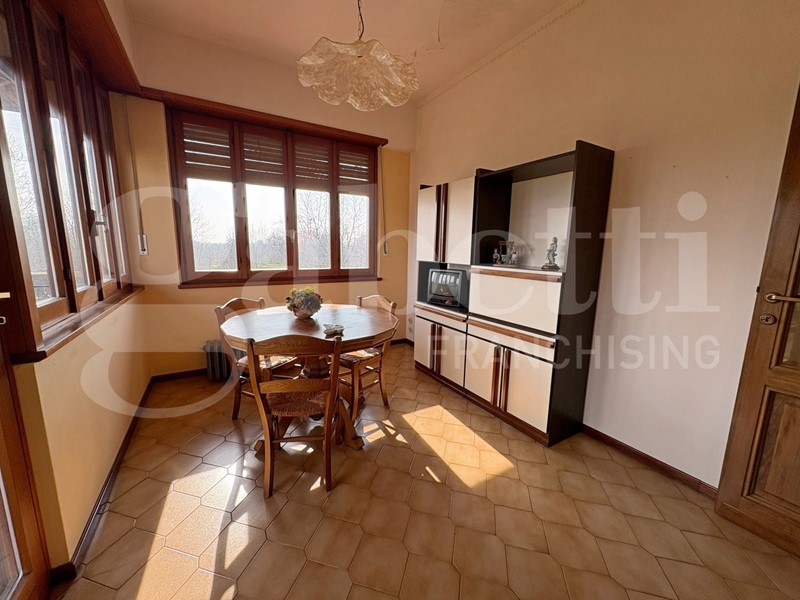 Appartamento in Vendita a Sanfrè, 180'000&euro;, 180 m², con Box