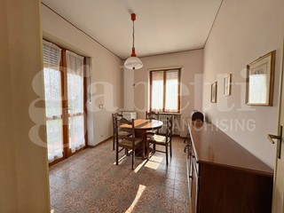Appartamento in Vendita a Sanfrè, 180'000&euro;, 180 m², con Box