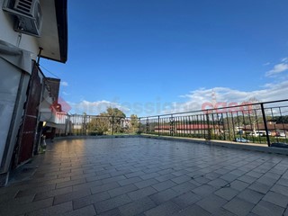 Appartamento in Vendita a Collesalvetti, 240'000&euro;, 130 m², con Box