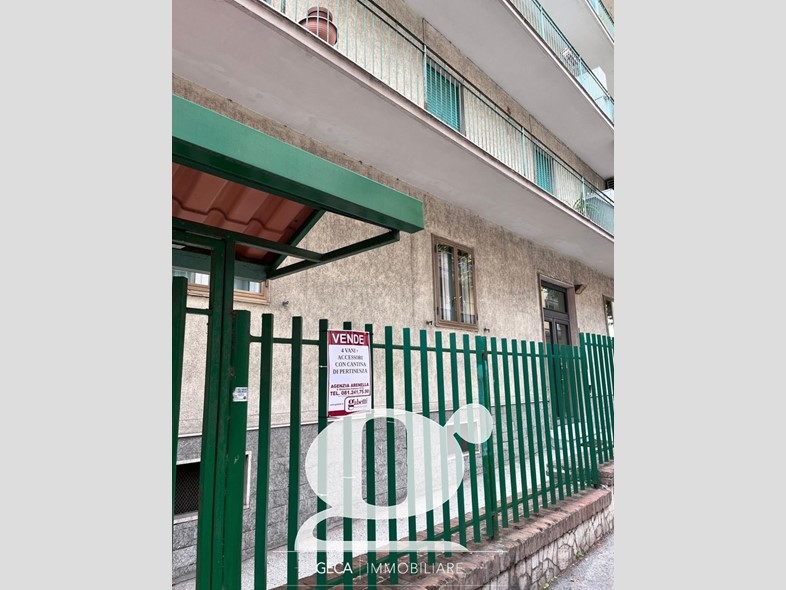 Quadrilocale in Vendita a Napoli, 349'000&euro;, 105 m²