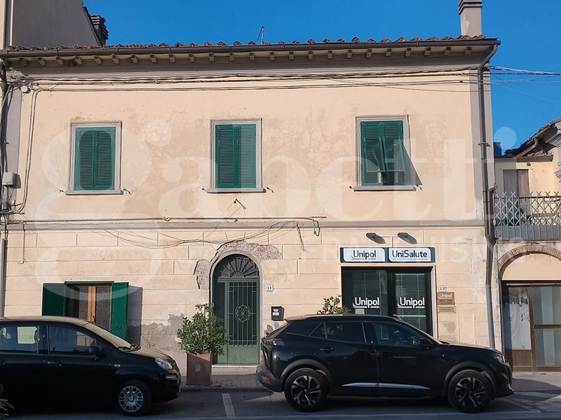 Appartamento in Vendita a Calcinaia, 68'000&euro;, 100 m²