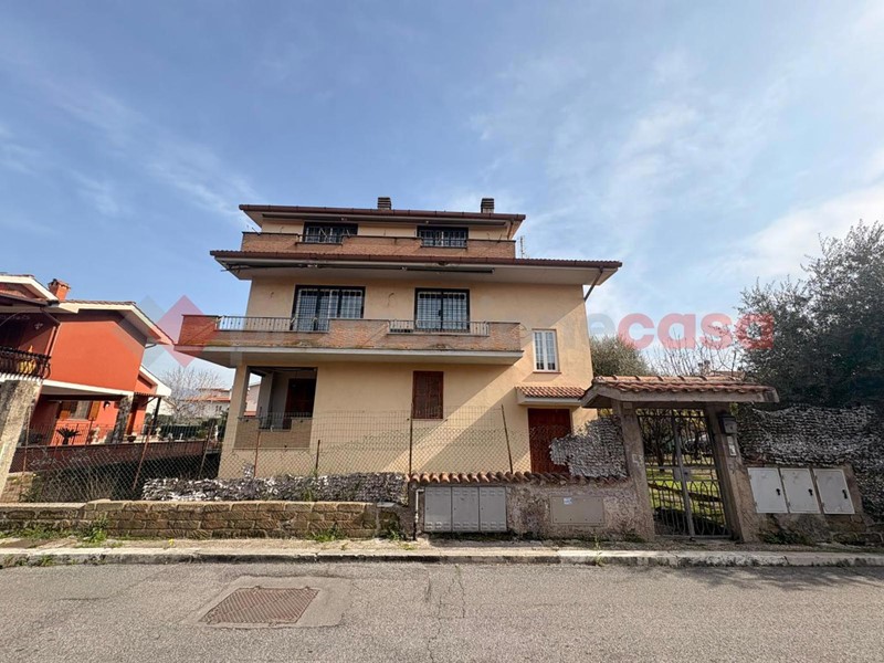 Quadrilocale in Vendita a Guidonia Montecelio, 199'000&euro;, 150 m²