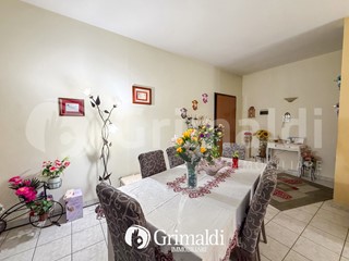 Trilocale in Vendita a Cesano Maderno, 175'000&euro;, 90 m², con Box