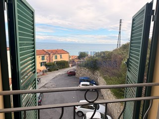 Trilocale in Vendita a Riva Ligure, 169'000&euro;, 65 m², con Box
