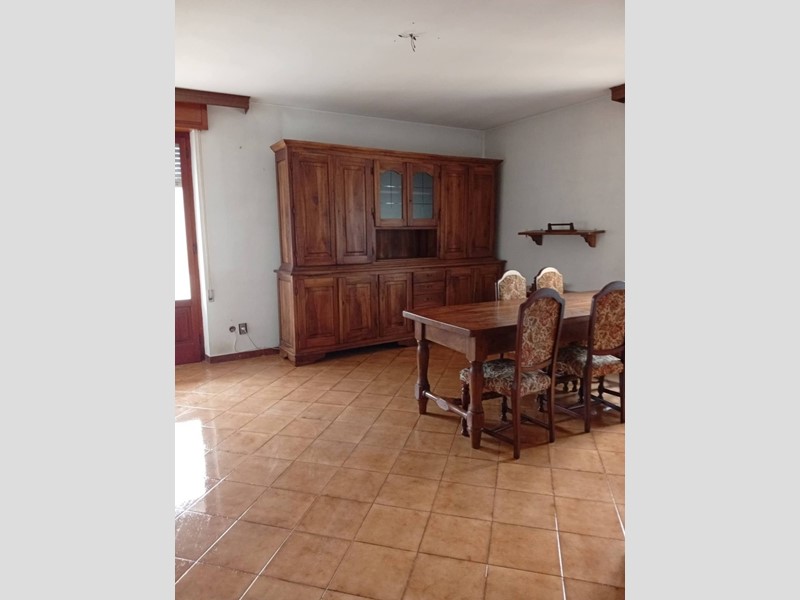 Trilocale in Vendita a Ottone, zona Ottone Soprano, 50'000&euro;, 90 m², con Box