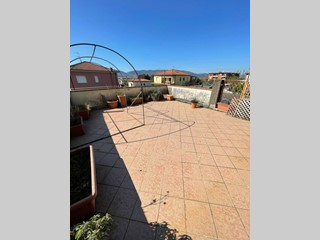 Appartamento in Vendita a Castelnuovo Magra, 170'000&euro;, 120 m², con Box