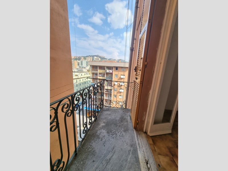 Appartamento in Vendita a Genova, zona Marassi, 75'000&euro;, 67 m²