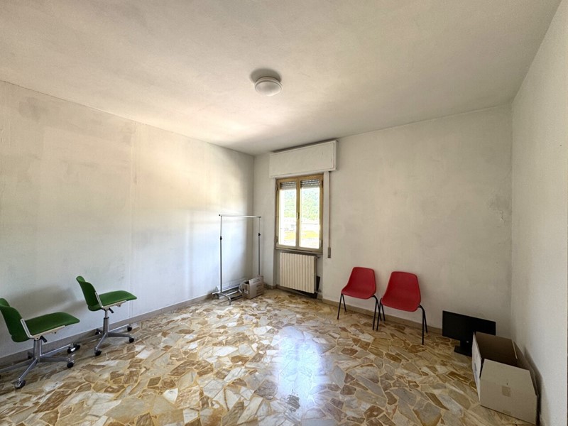 Trilocale in Vendita a Vaiano, 135'000&euro;, 90 m²