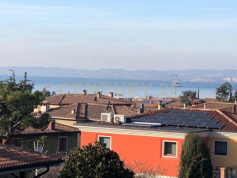 Appartamento in Vendita a Garda, 420'000&euro;, 90 m², arredato, con Box