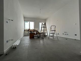 Quadrilocale in Vendita a Verona, 278'000&euro;, 106 m², arredato, con Box