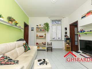 Appartamento in Vendita a Genova, zona Sestri Ponente, 65'000&euro;, 68 m²