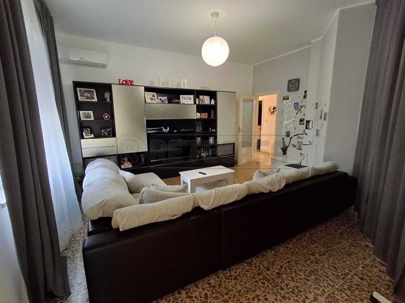 Appartamento in Vendita a Siracusa, 135'000&euro;, 177 m²