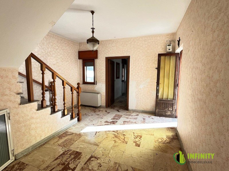 Appartamento in Vendita a Ginosa, 95'000&euro;, 160 m²