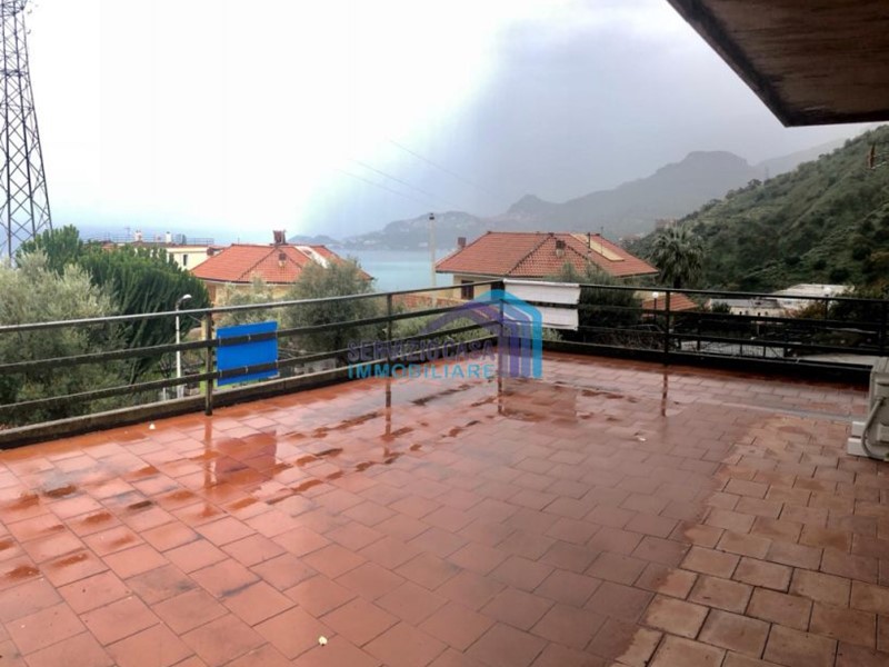 Quadrilocale in Vendita a Letojanni, 164'000&euro;, 100 m²