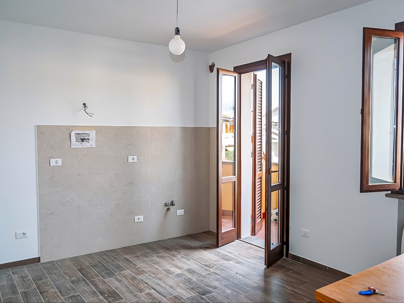 Trilocale in Vendita a Montopoli in Val d'Arno, zona San Romano, 180'000&euro;, 55 m², con Box