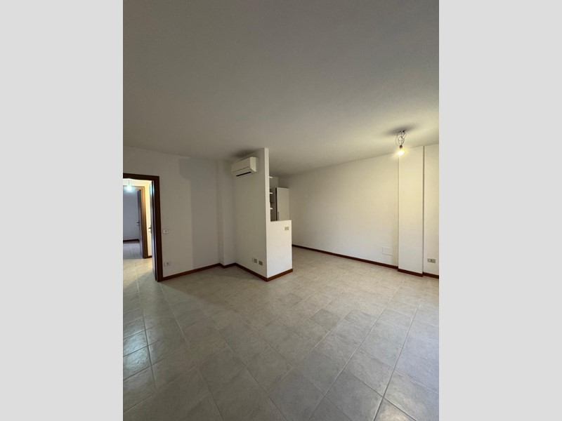 Trilocale in Vendita a Pisa, 218'000&euro;, 80 m², arredato, con Box