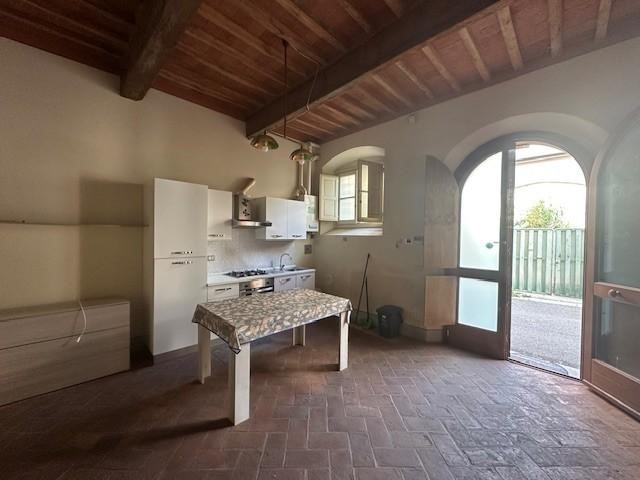 Monolocale in Affitto a Cascina, 550&euro;, 40 m², arredato