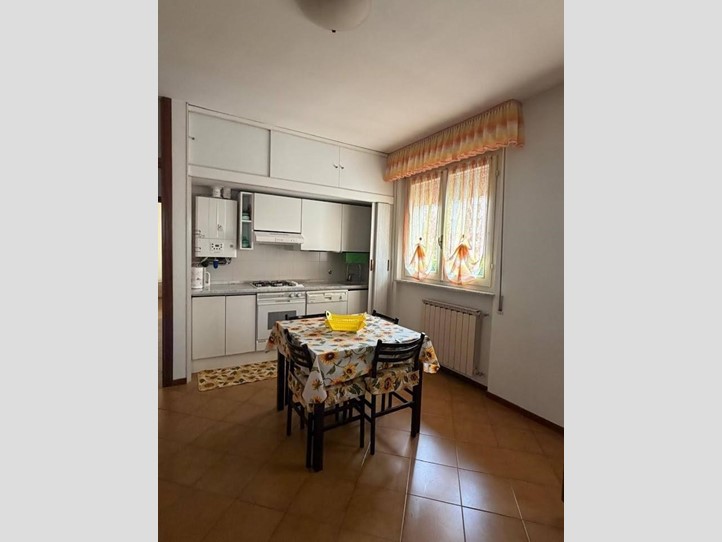 Trilocale in Vendita a Carrara, zona Marina di Carrara, 198'000&euro;, 65 m², arredato