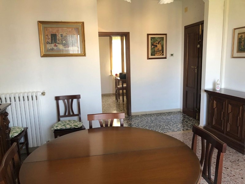 Quadrilocale in Vendita a Pontedera, 145'000&euro;, 90 m², arredato, con Box