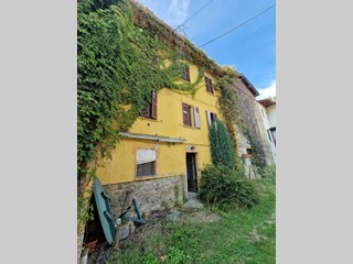 Appartamento in Vendita a Garbagna, 60'000&euro;, 177 m²