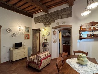 Monolocale in Vendita a Suvereto, 70'000&euro;, 38 m², arredato
