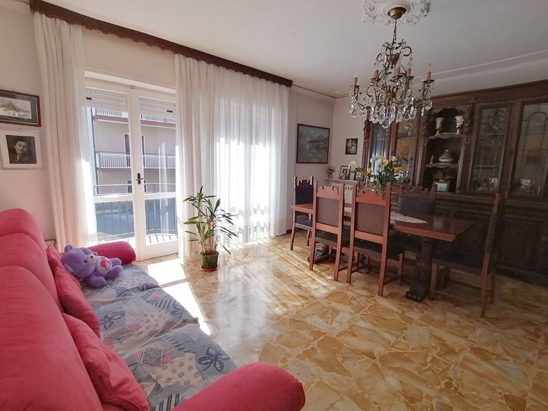 Trilocale in Vendita a Lecco, 215'000&euro;, 94 m²