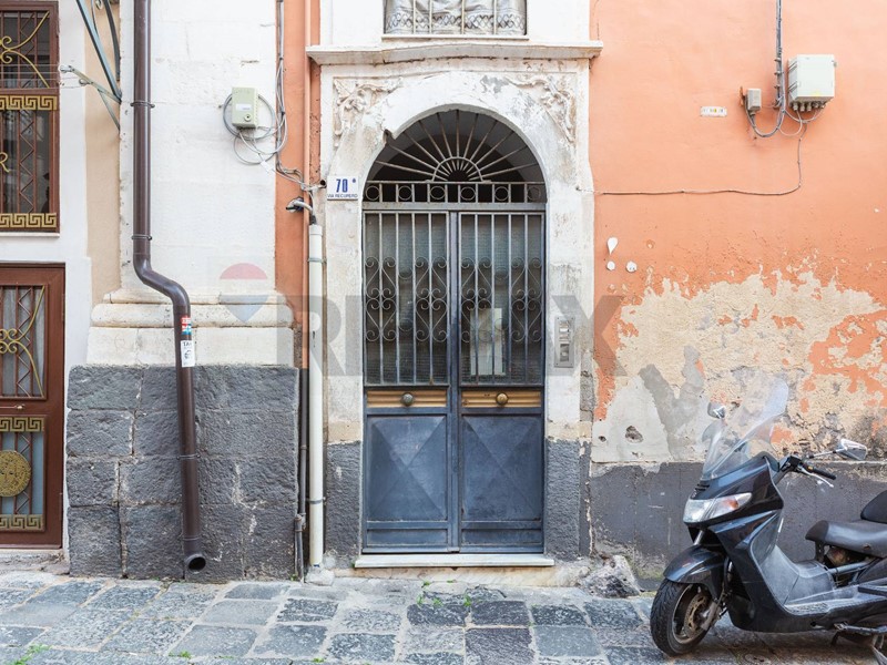 Quadrilocale in Vendita a Catania, 119'000&euro;, 130 m²