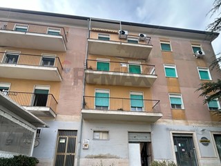 Appartamento in Vendita a Caltanissetta, 85'000&euro;, 138 m²