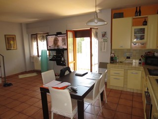 Quadrilocale in Vendita a Folignano, 95'000&euro;, 90 m²