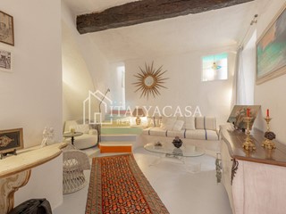 Trilocale in Vendita a Sanremo, 270'000&euro;, 81 m²