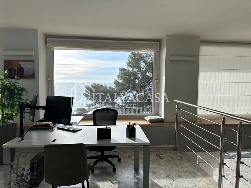 Trilocale in Vendita a Sanremo, 400'000&euro;, 160 m²