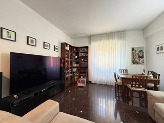 Appartamento in Vendita a Genova, 148'000&euro;, 85 m²