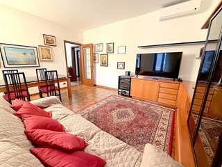 Trilocale in Vendita a Inveruno, 157'000&euro;, 96 m², con Box