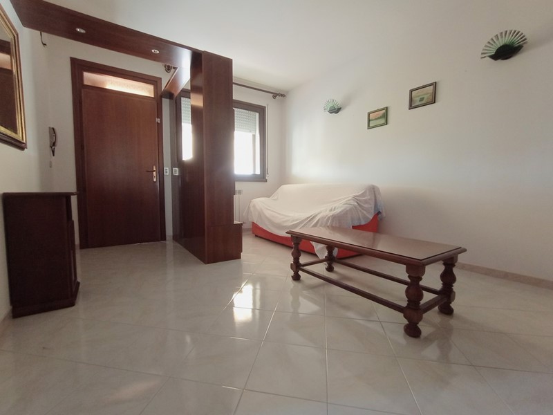 Appartamento in Vendita a Pettorazza Grimani, 88'000&euro;, 85 m², arredato, con Box