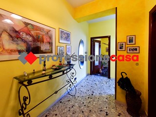 Appartamento in Vendita a San Nicola la Strada, 145'000&euro;, 150 m², con Box