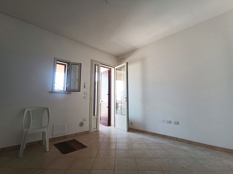 Bilocale in Vendita a Uggiano la Chiesa, 70'000&euro;, 40 m², arredato