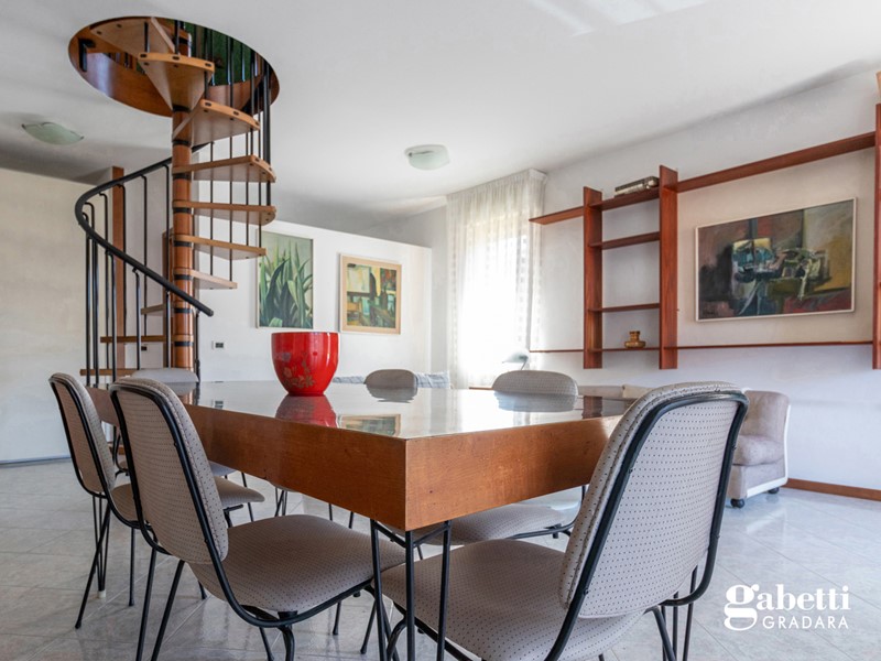 Trilocale in Vendita a Pesaro, 210'000&euro;, 90 m², con Box