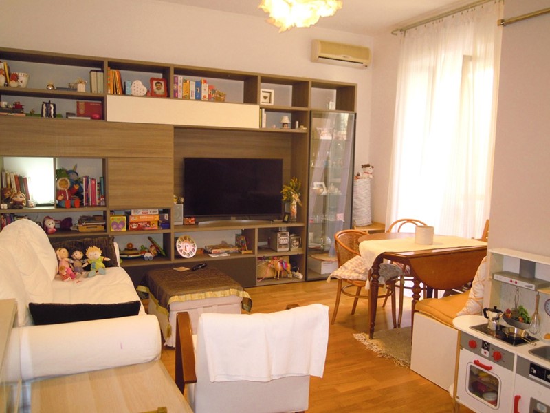 Bilocale in Vendita a Roma, 160'000&euro;, 55 m²