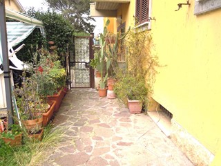 Quadrilocale in Vendita a Roma, 250'000&euro;, 110 m², con Box